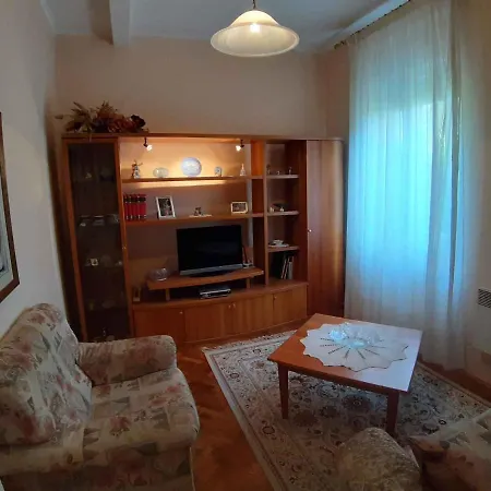 Apartman In 27400